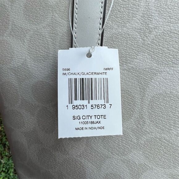 COACH City Tote Women's Chalk/Glacier White Signature Canvas Bag 5696 NWT - Picture 9 of 10